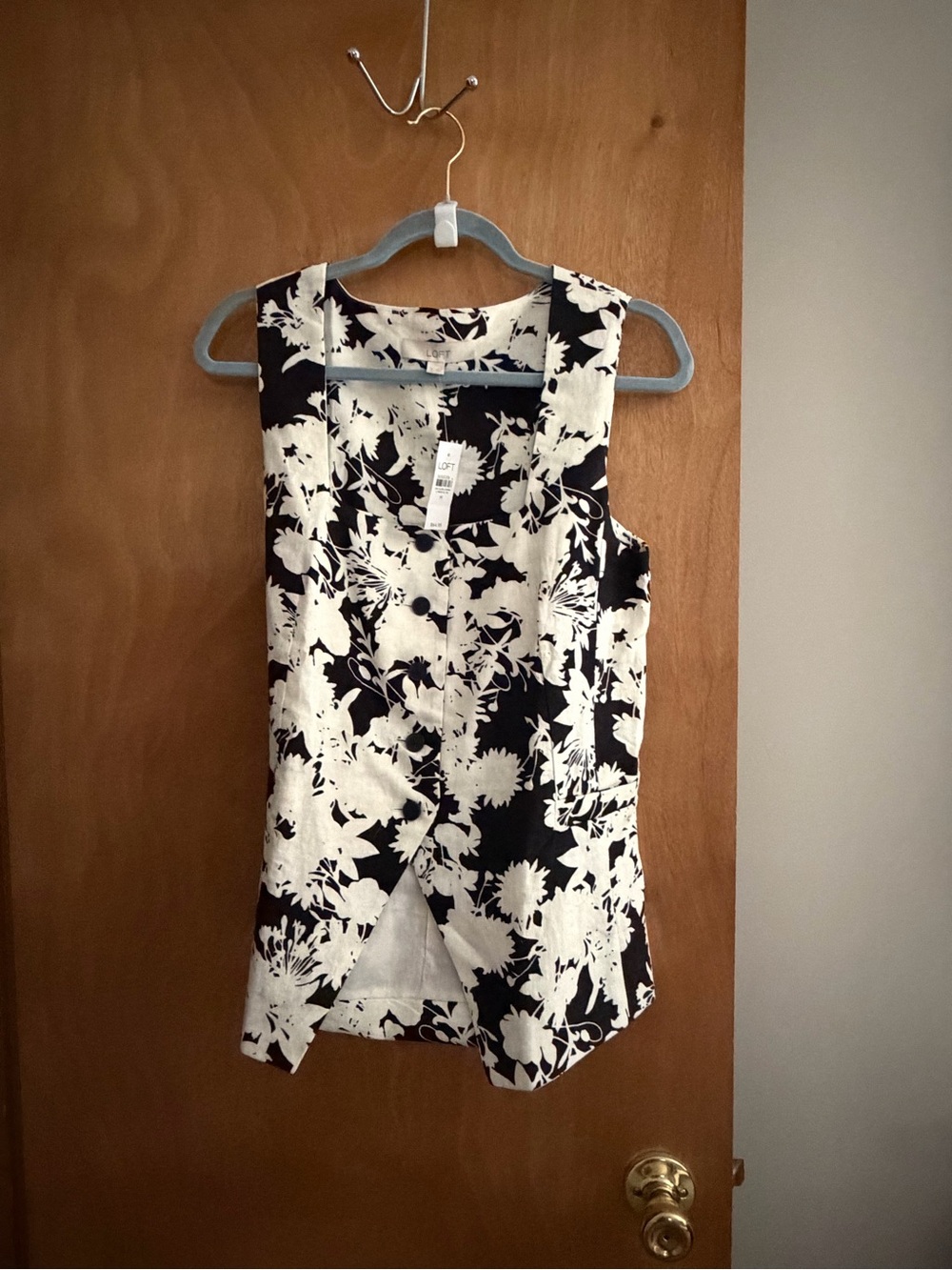 NWT LOFT Black and White Floral Sleeveless Camisole